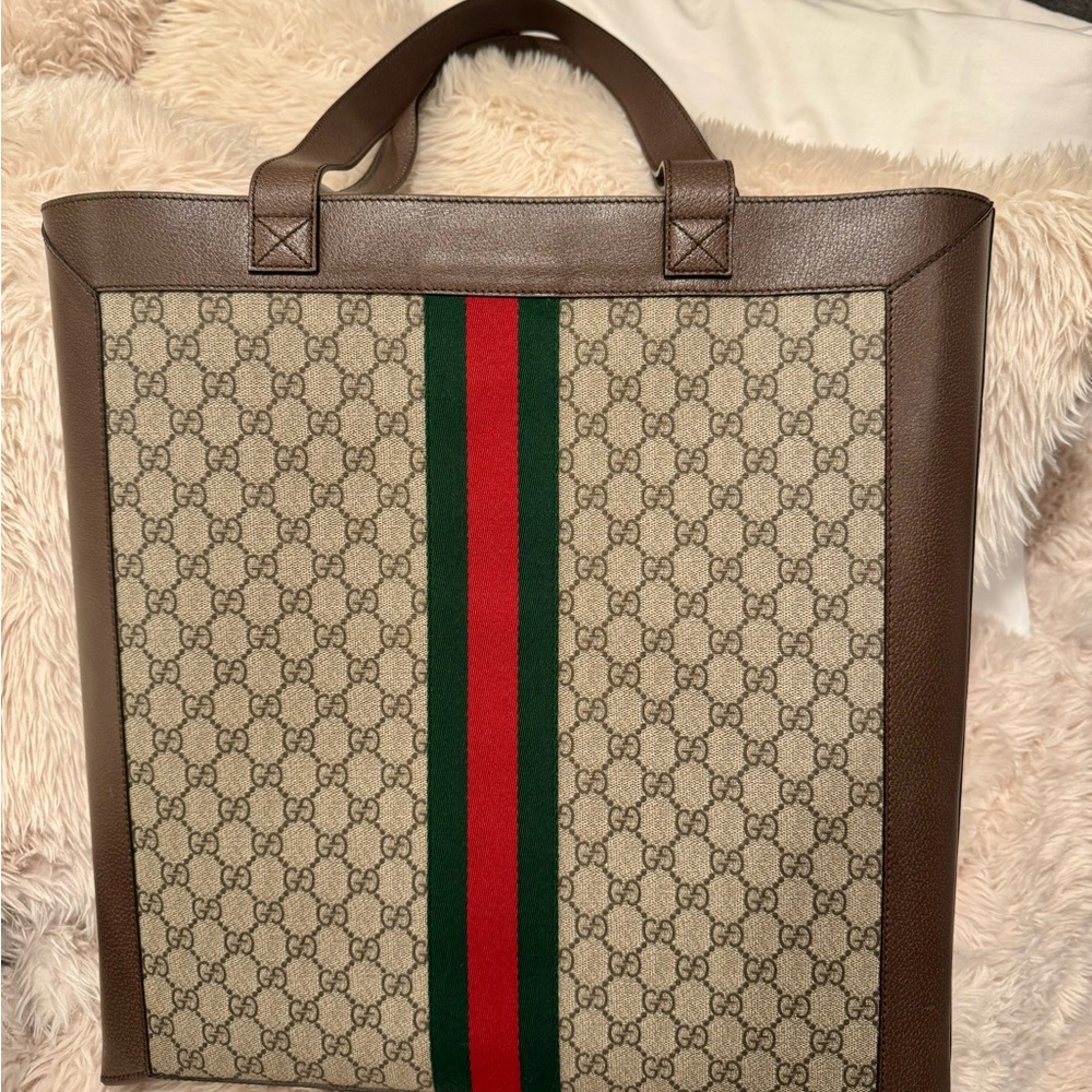 Gucci
Ophidia GG Supreme Canvas & Leather Tote - Picture 6 of 16